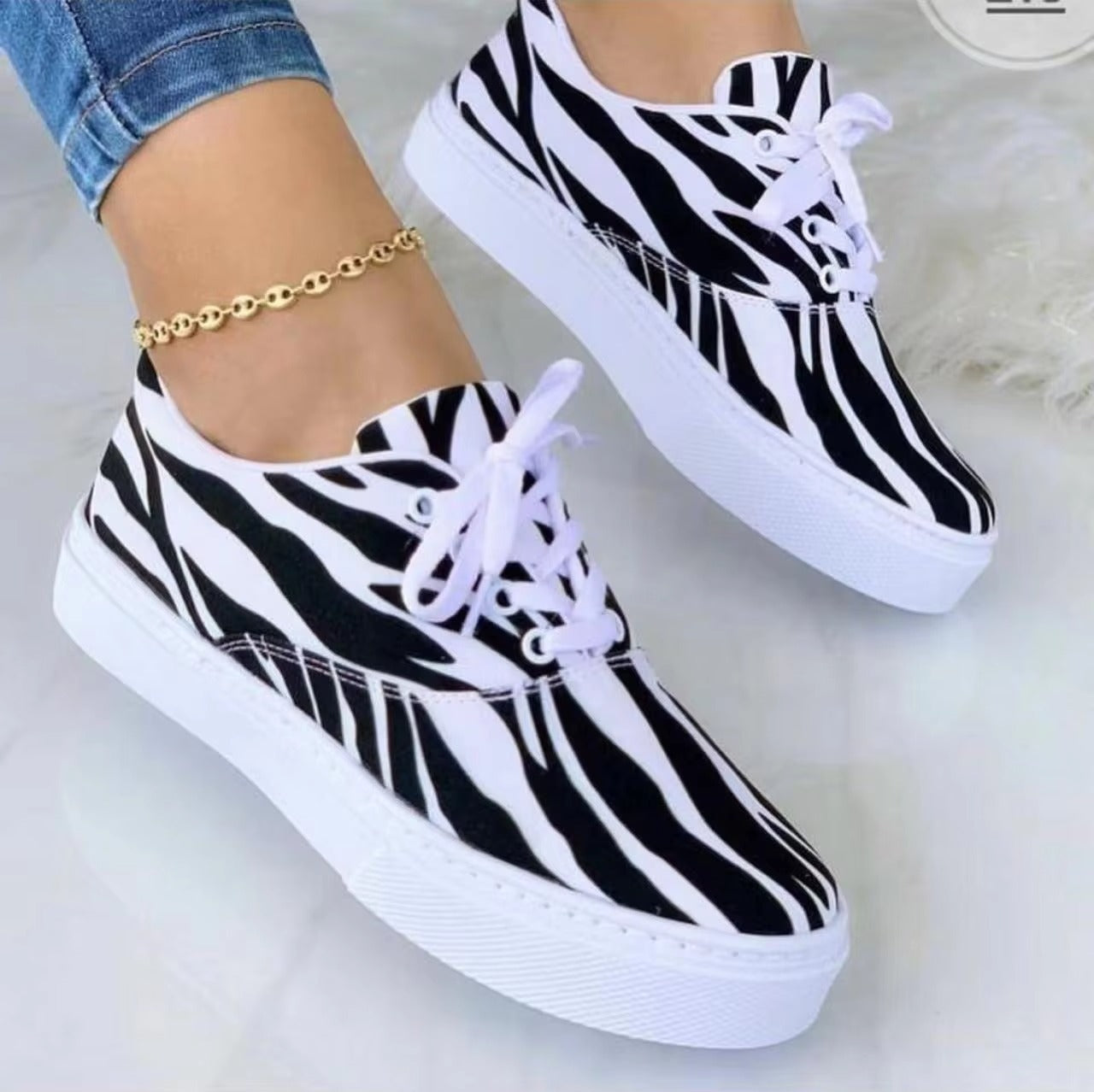 Women's cartoon graffiti casual sneakers 183